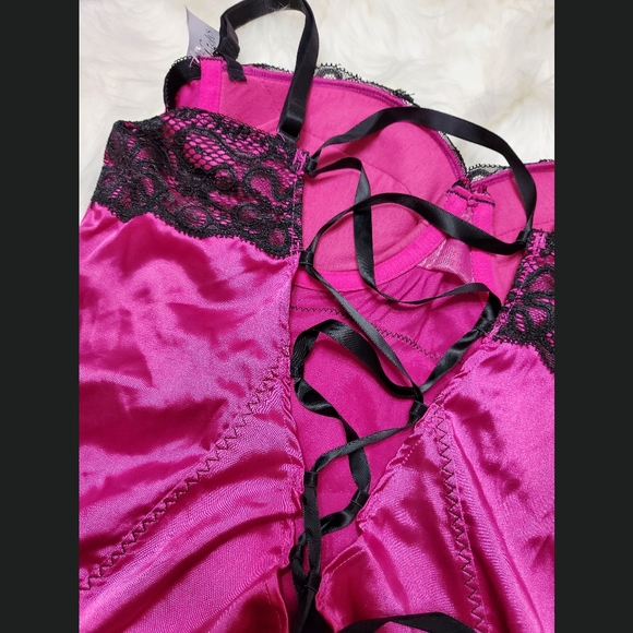 Pink Lingerie Set - Picture 4 of 5